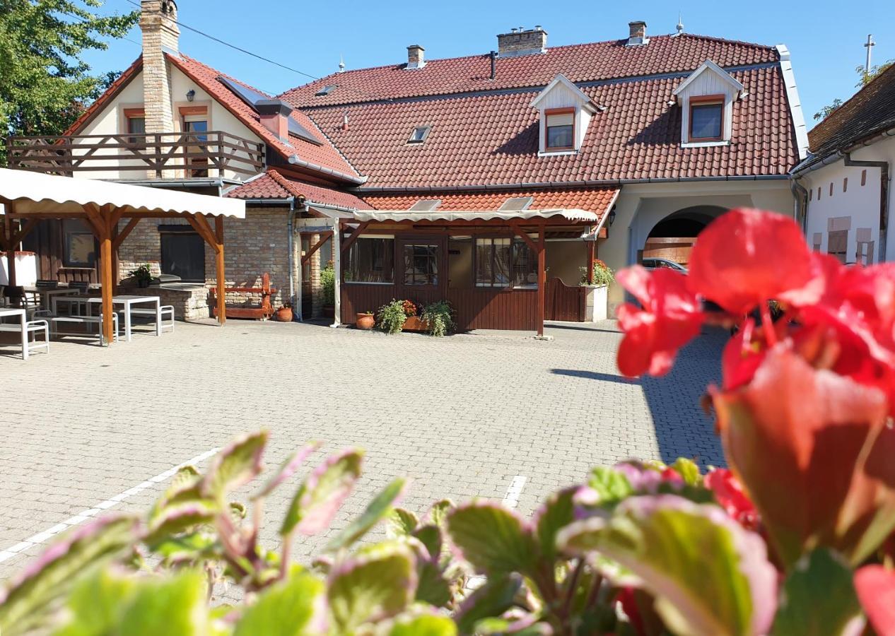 Nadasdi Haz Szekszárd Exterior foto