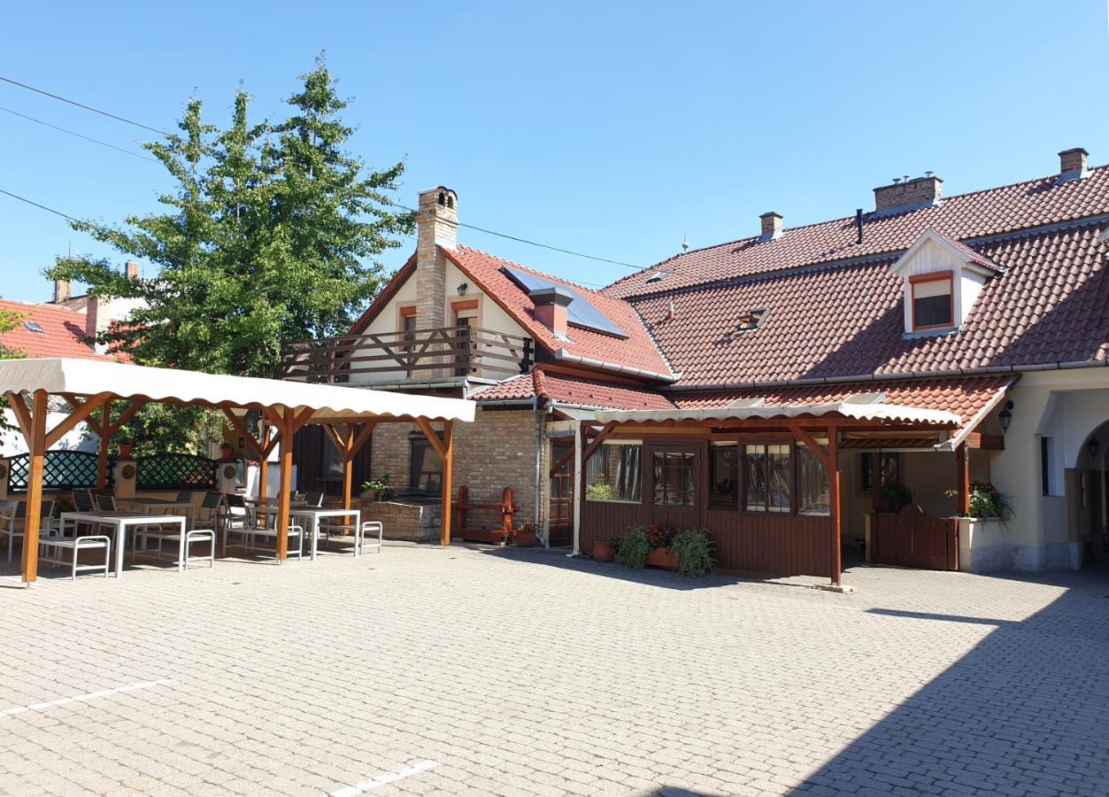 Nadasdi Haz Szekszárd Exterior foto